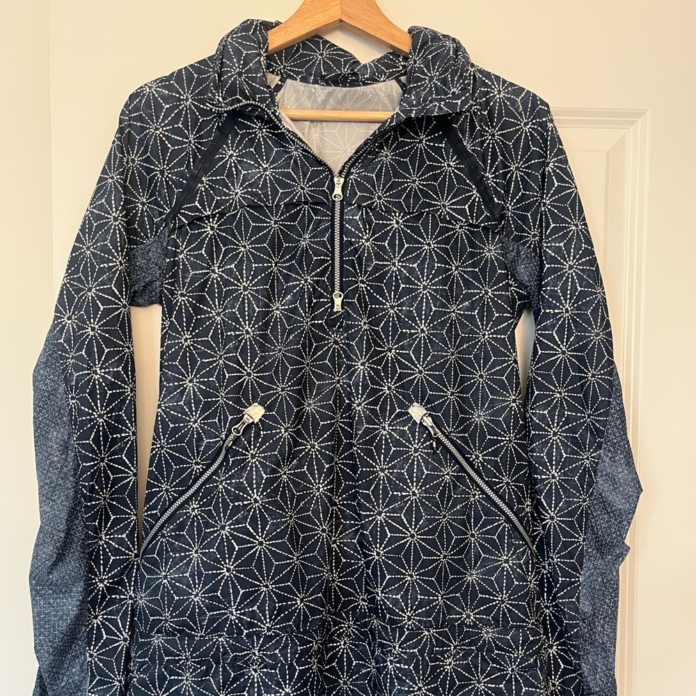 Lululemon Navy and White Geometric Pattern Water-Resistant Jacket